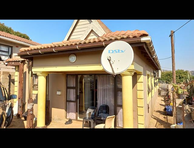 3 BEDROOM HOUSE FOR SALE IN NEWLANDS WEST